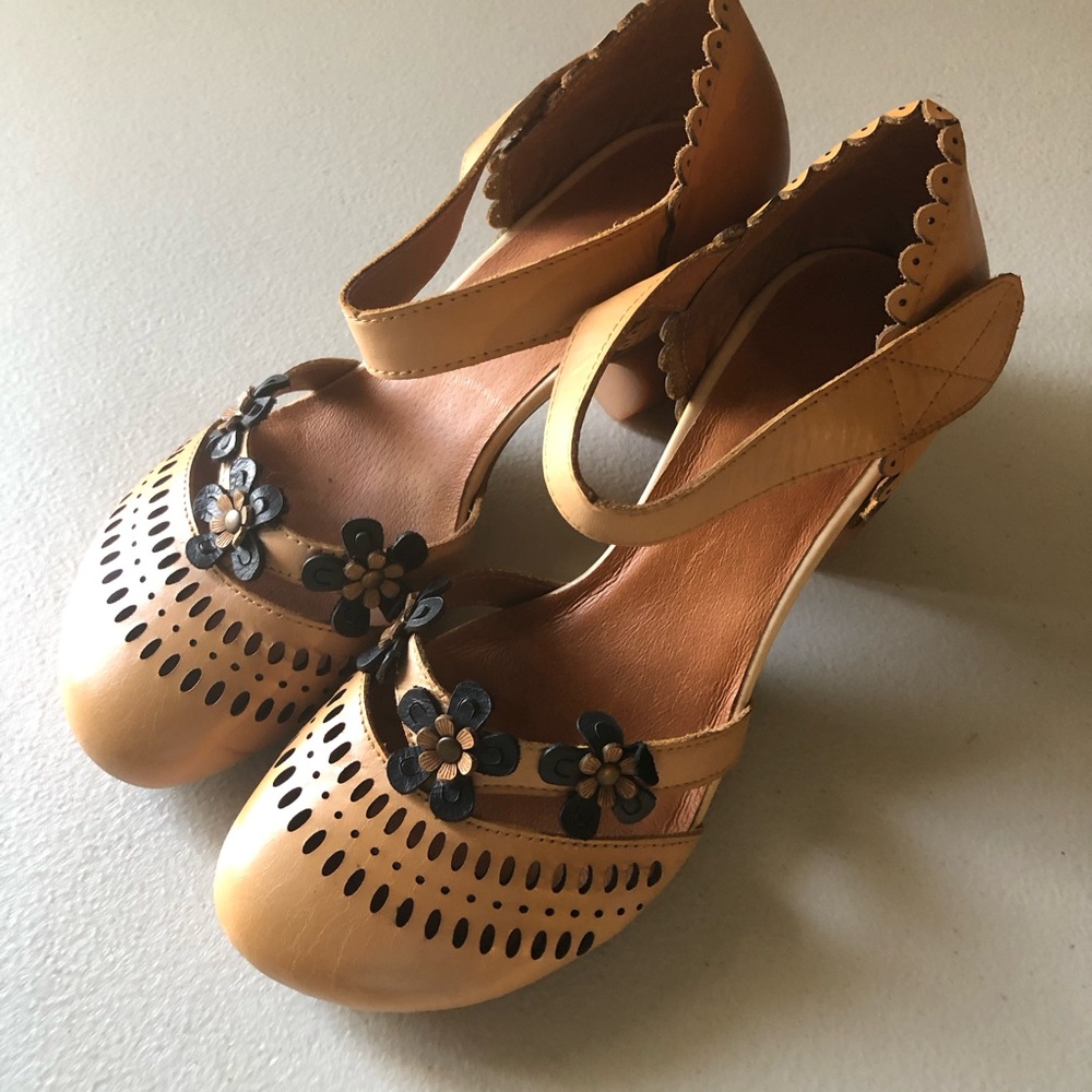 Handmade Leather Pumps Flower Sandals With Retro Block Heel in Size 6